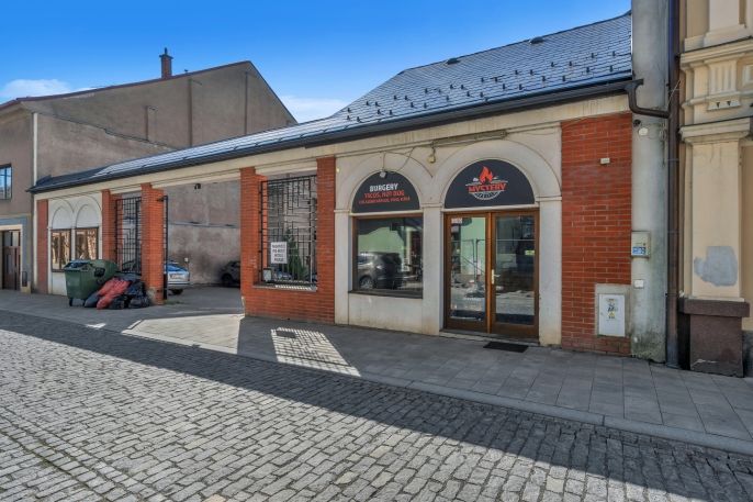 Prodej, Obchod a služby, Polička