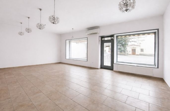 Pronájem, Obchodní objekt, Úvaly