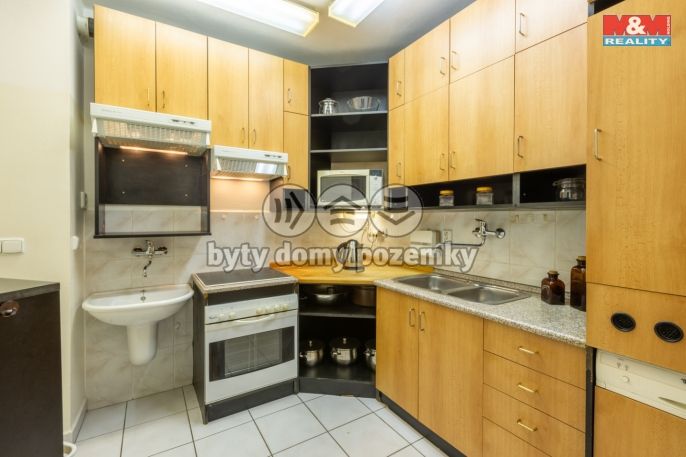 Prodej, Obchod a služby, Postoloprty