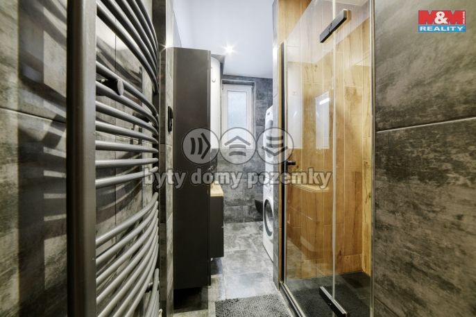 Prodej, Byt 3+1, Valy