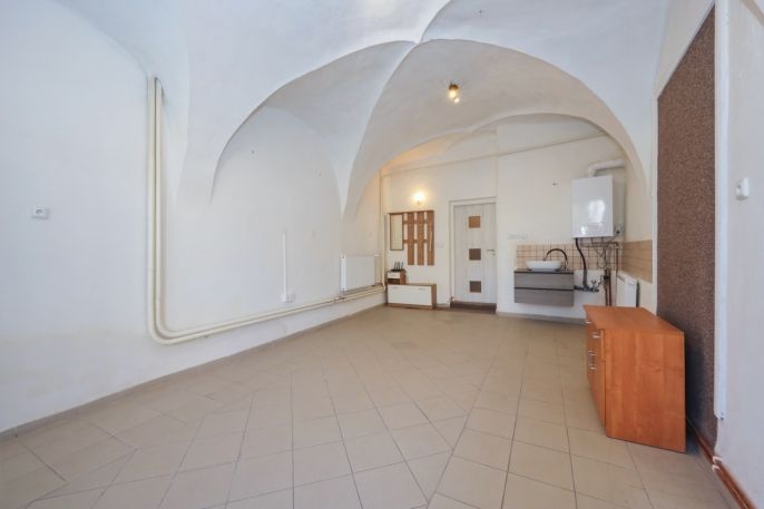 Pronájem, Obchod a služby, Polná