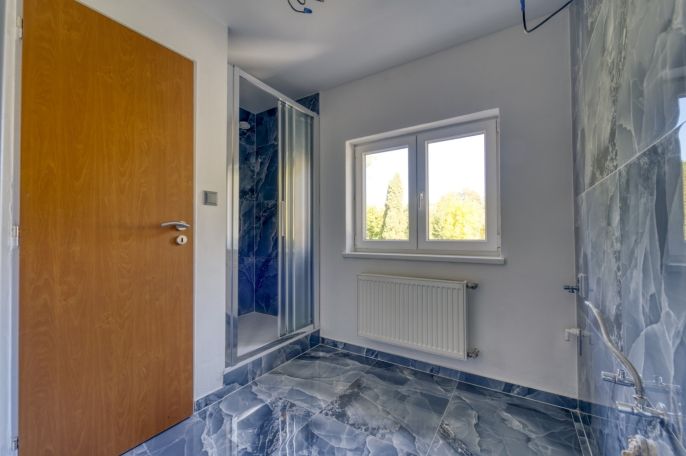 Prodej, Obchod a služby, Toužim