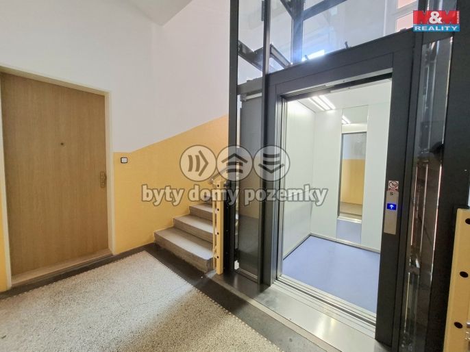 Pronájem, Byt 4+1, Karlovy Vary