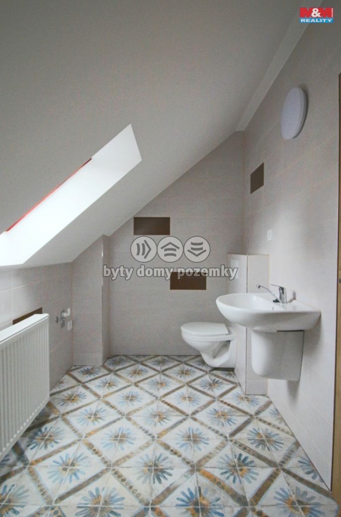 Pronájem, Byt 1+kk, Hradec Králové