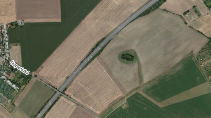 Prodej, Pole, Šlapanice