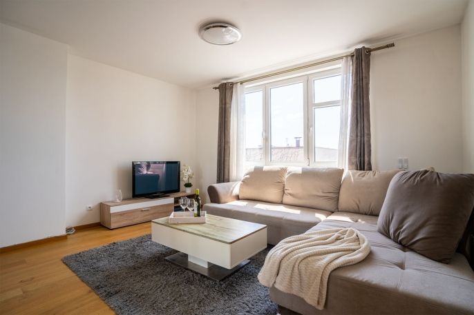 Pronájem, Byt 1+kk, Pardubice