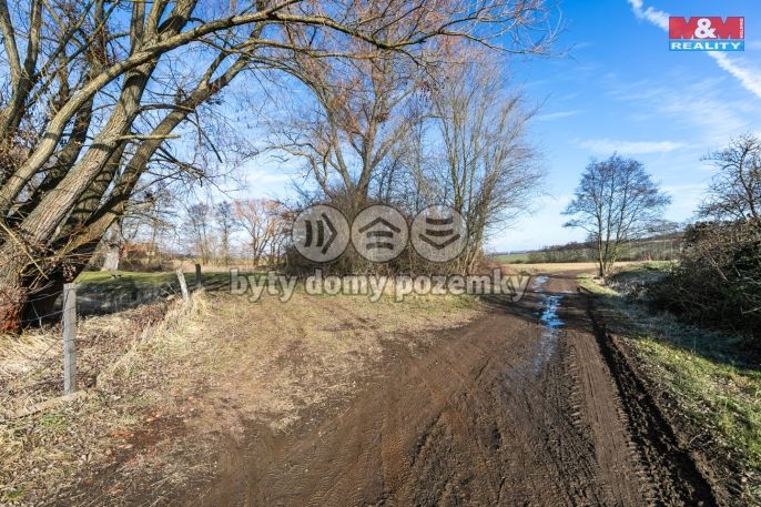 Prodej, Pole, Podluhy