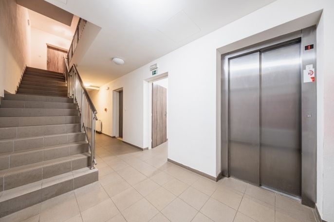 Pronájem, Byt 1+kk, Velký Osek