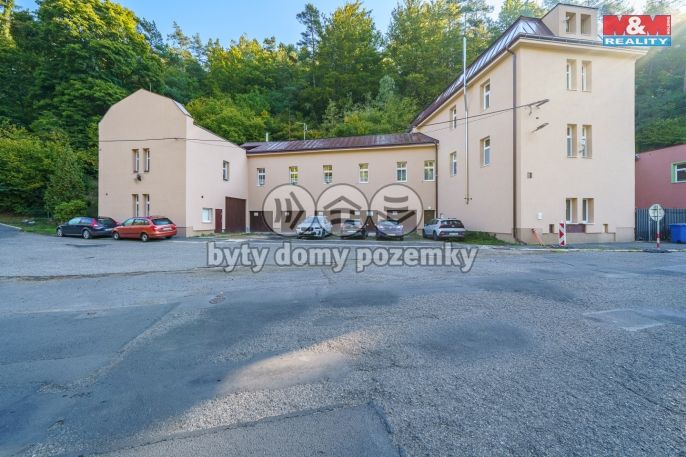 Prodej, Obchod a služby, Březová