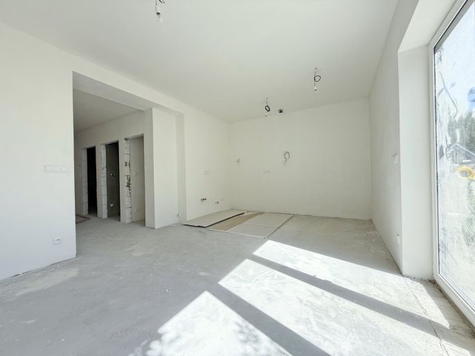 Prodej, Byt 4+kk, Obrataň