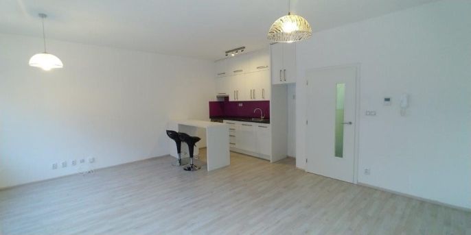 Pronájem, Byt 1+kk, Brno