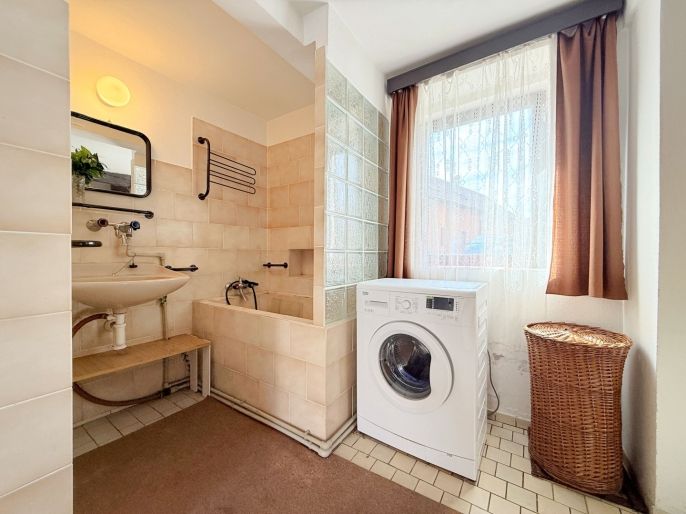 Prodej, Rodinný dům, Dvory