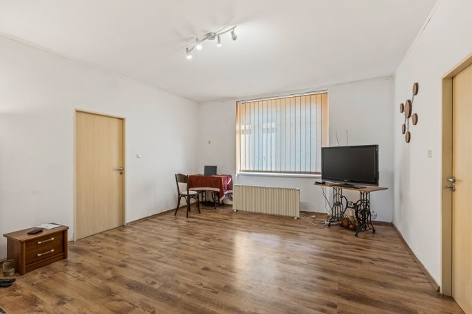 Prodej, Obchod a služby, Louny