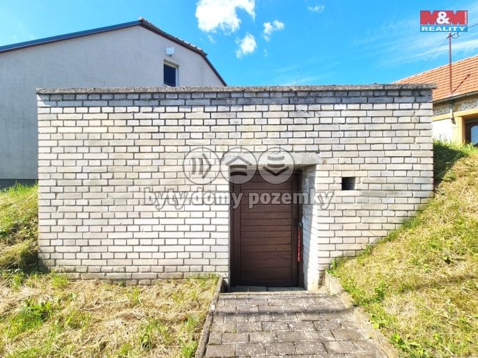 Prodej, Vinný sklep, Újezdec