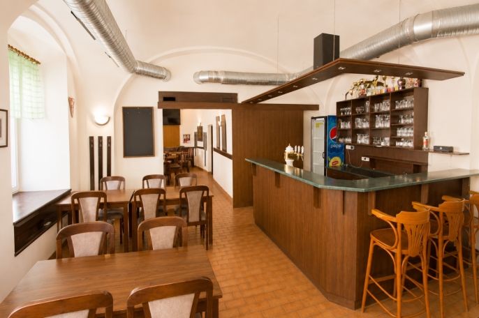 Pronájem, Obchod a služby, Skuteč