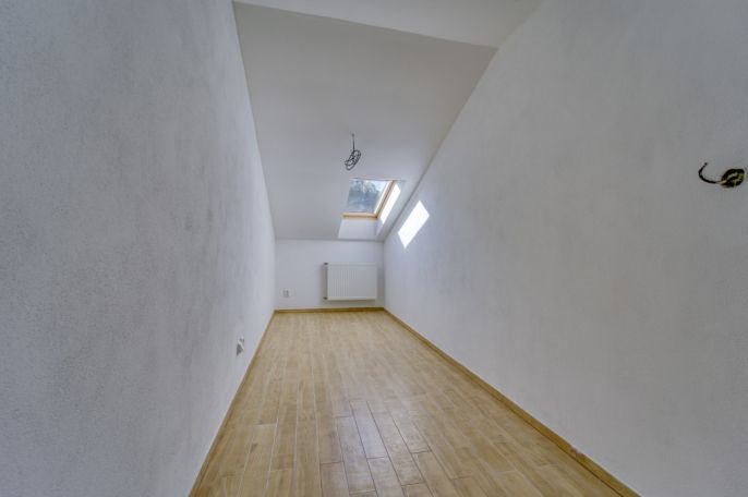 Prodej, Obchod a služby, Toužim