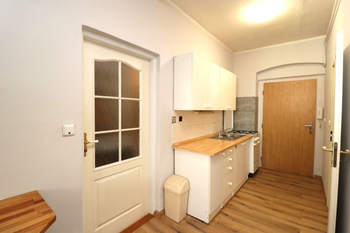 Pronájem, Byt 1+1, Karlovy Vary