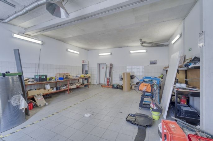 Prodej, Obchod a služby, Toužim