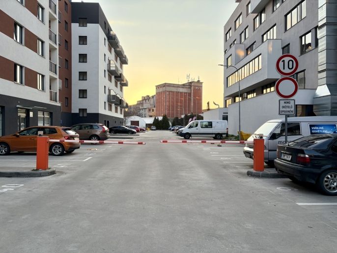 Prodej, Garážové stání, Pardubice