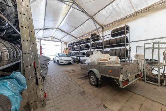 Prodej, Obchod a služby, Čebín