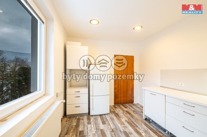 Prodej, Obchod a služby, Hejnice