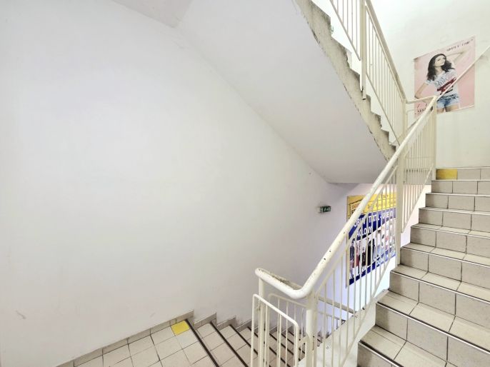 Pronájem, Obchod a služby, Praha