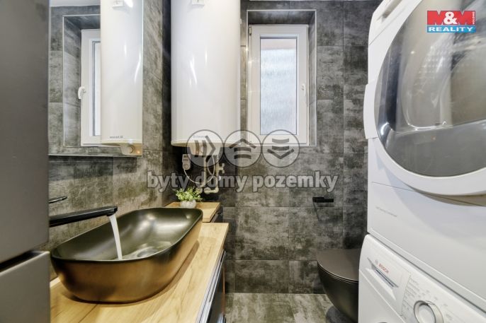 Prodej, Byt 3+1, Valy