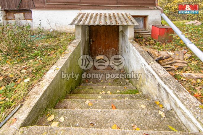 Prodej, Chata, Čím