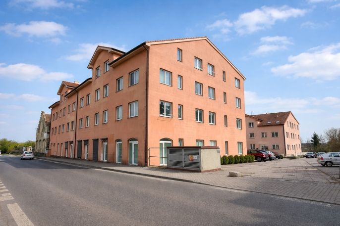 Pronájem, Byt 1+kk, Šestajovice