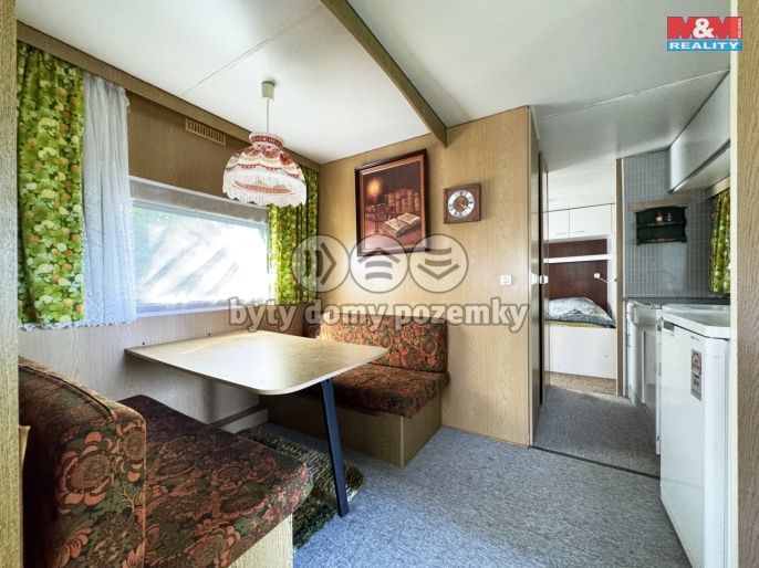 Prodej, Zahrada, Úterý