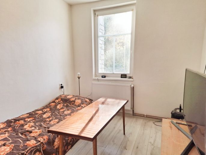 Prodej, Obchod a služby, Práče