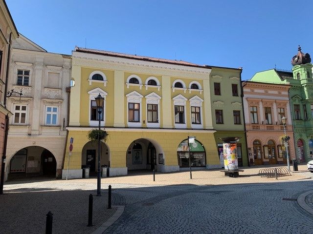 Pronájem, Obchod a služby, Hranice