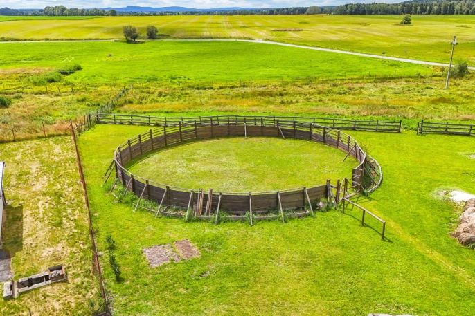 Prodej, Zemědělský objekt, Křižovatka