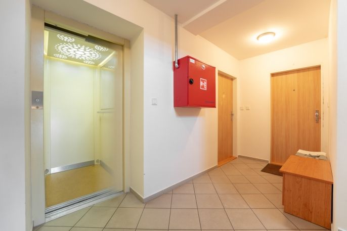 Pronájem, Byt 1+kk, Praha