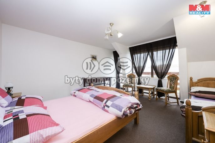 Prodej, Obchod a služby, Zvole