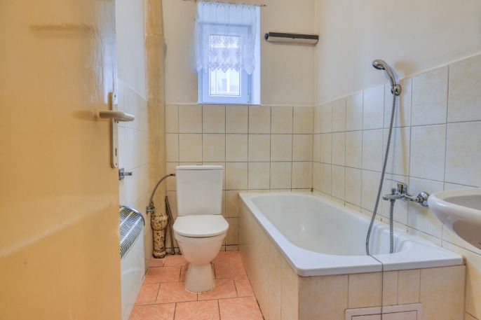 Prodej, Nájemní dům, Bečov nad Teplou