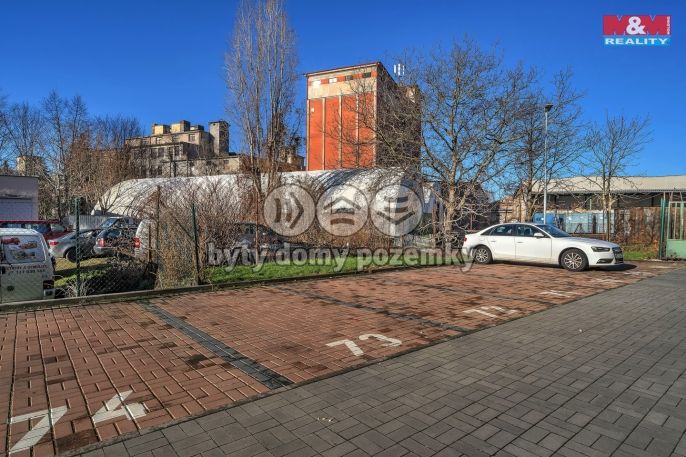 Prodej, Garážové stání, Pardubice