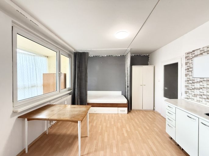 Pronájem, Byt 1+kk, Praha