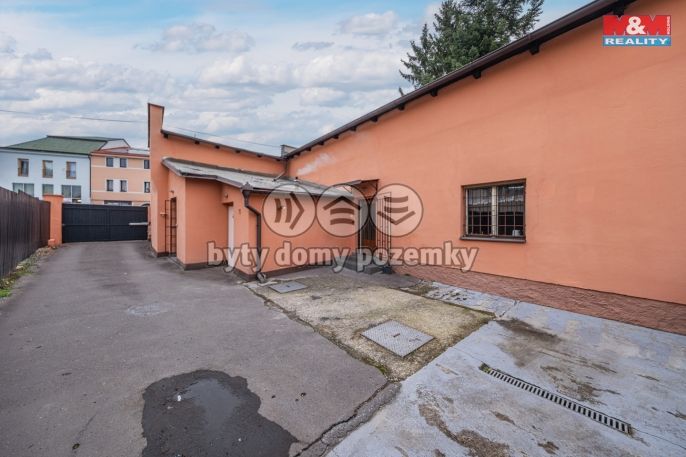 Prodej, Obchod a služby, Úvaly