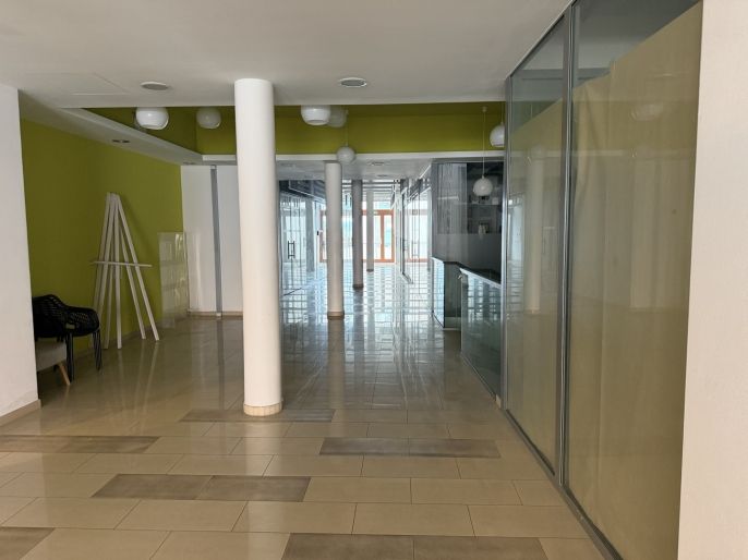Prodej, Obchod a služby, Hluboká nad Vltavou