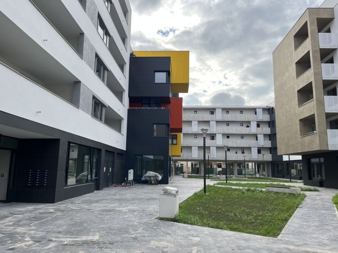 Pronájem, Obchod a služby, Pardubice