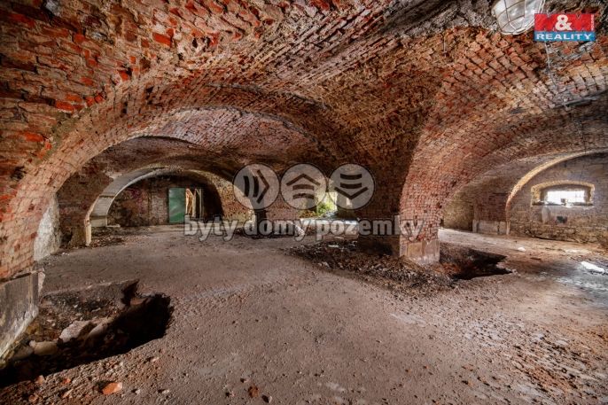 Prodej, Obchodní objekt, Polička