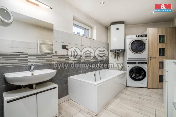 Prodej, Rodinný dům, Sány