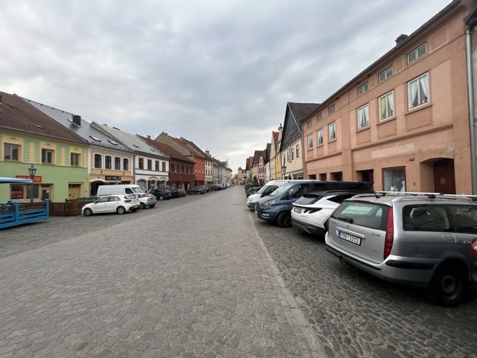 Pronájem, Obchod a služby, Úštěk