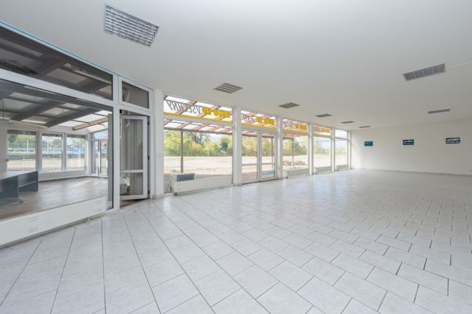 Prodej, Obchod a služby, Církvice