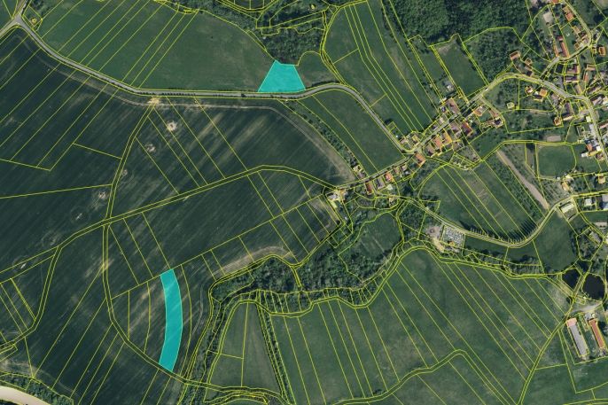 Prodej, Pole, Žlebské Chvalovice