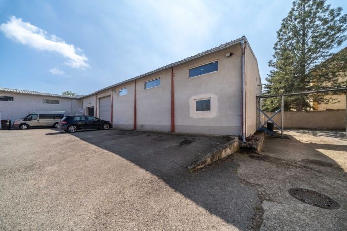 Pronájem, Obchod a služby, Králův Dvůr