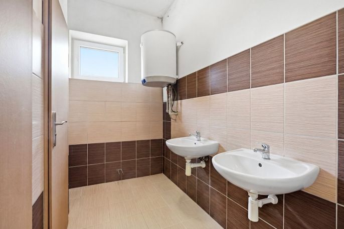 Prodej, Provozní plocha, Rtyně nad Bílinou
