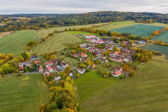 Prodej, Louka, Lužany