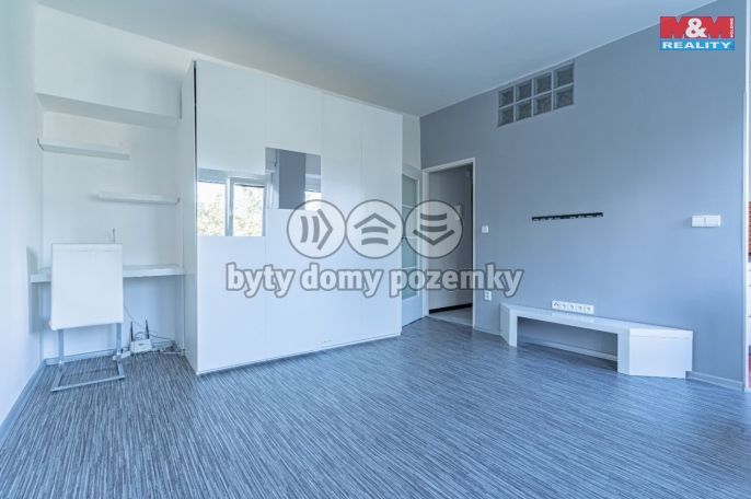 Pronájem, Byt 1+kk, Hradec Králové